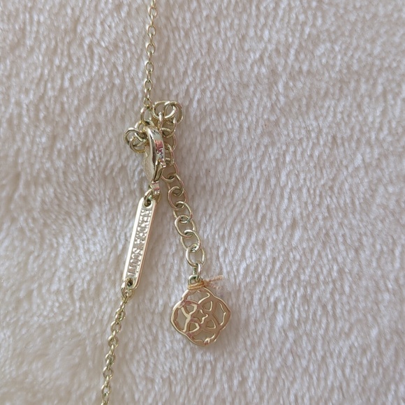 Kendra Scott Isla White Iridescent Gold Necklace - Picture 6 of 14